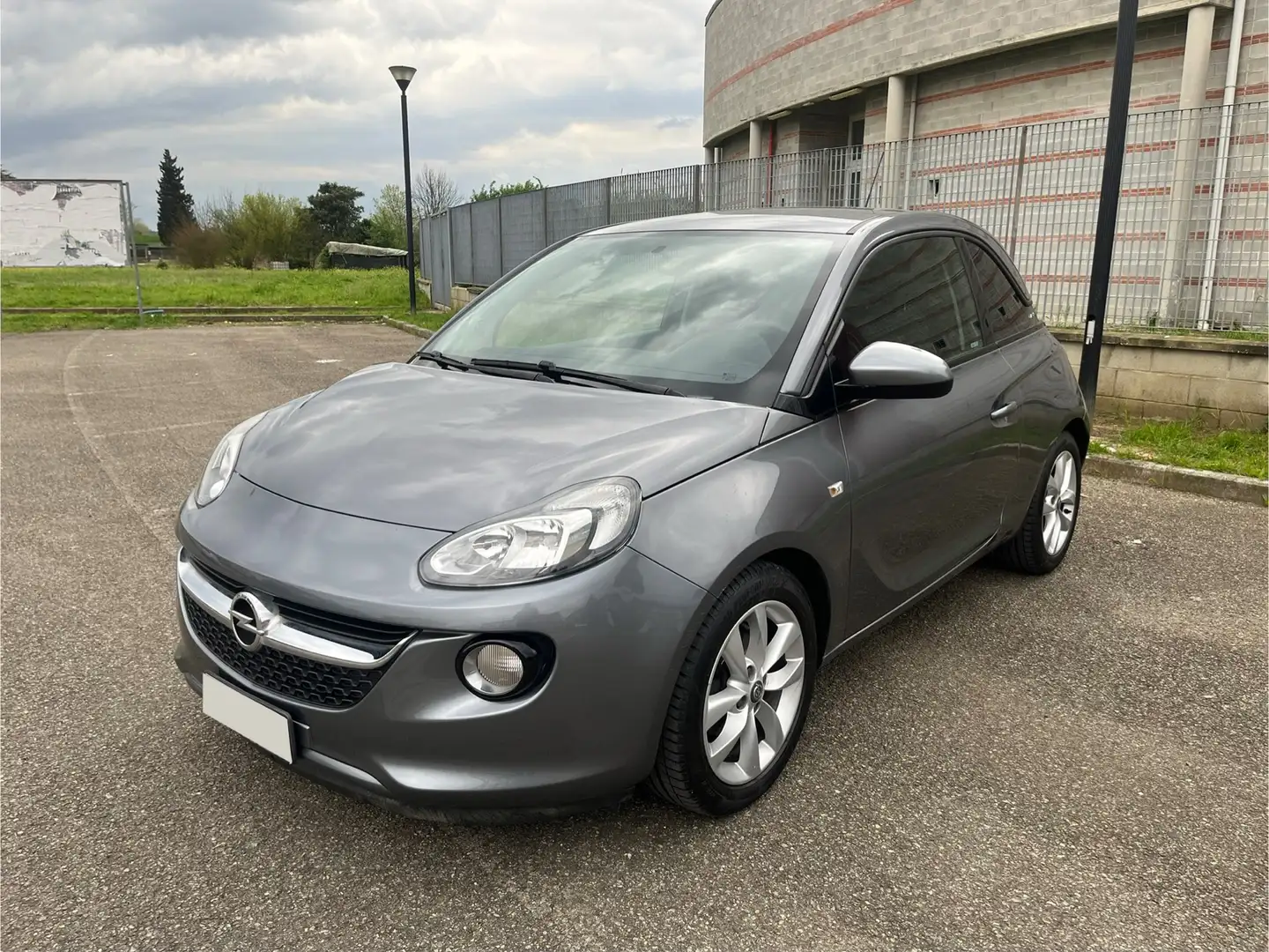 Opel Adam 1.4 Glam Gpl-tech 87cv Grijs - 1