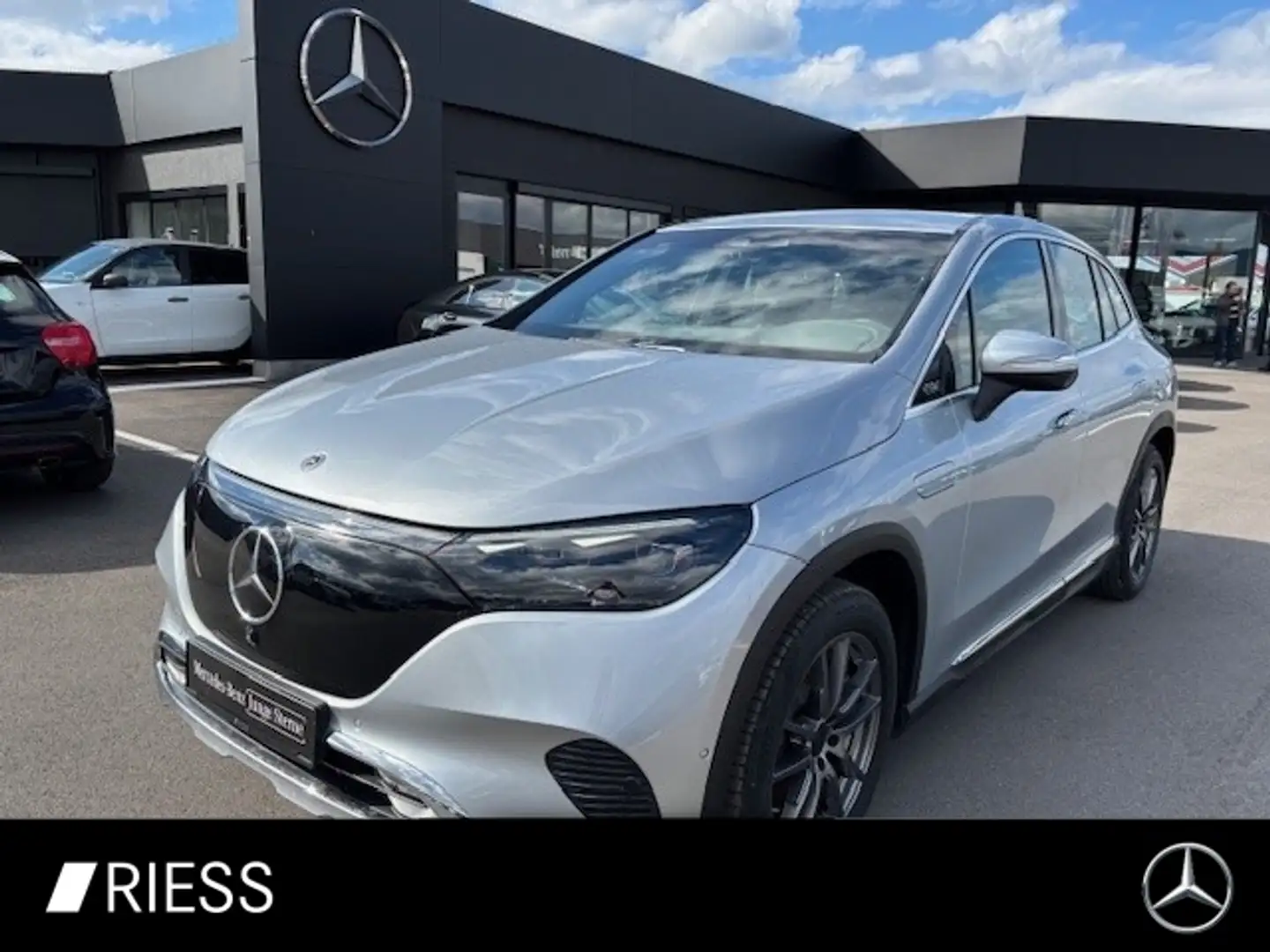 Mercedes-Benz EQE 500 4M Electric Art Distr Pano Hyper 360 Серебристый - 1