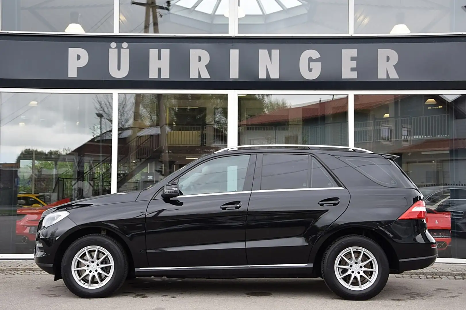 Mercedes-Benz ML 350 BlueTEC 4MATIC Aut. DPF *AIRMATIC* Negro - 1