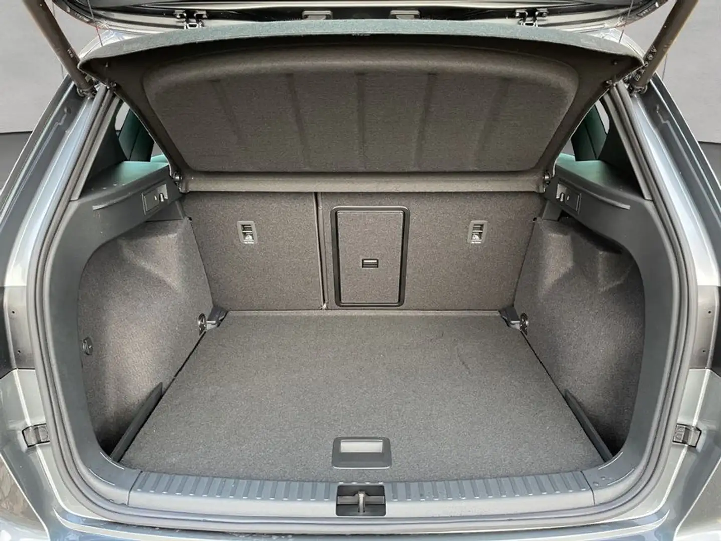 CUPRA Ateca 1.5 TSI 150 PS DSG AHK BUSINESSPAKET Gris - 2