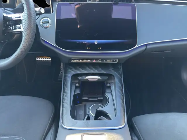 Mercedes-Benz 220 view 11