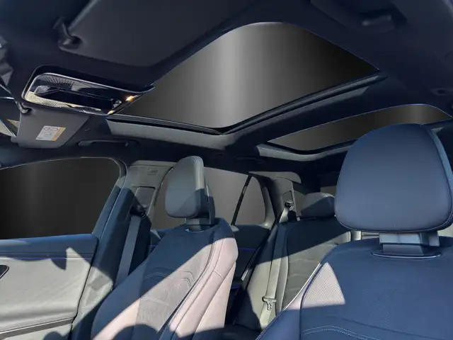 Mercedes-Benz 220 view 14