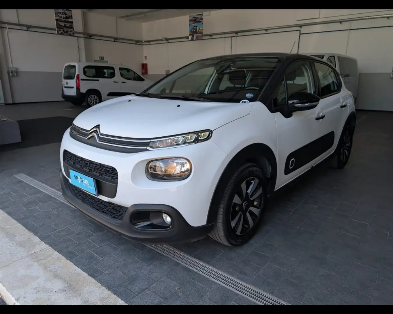 Citroen C3 1.2 PureTech Shine Білий - 1