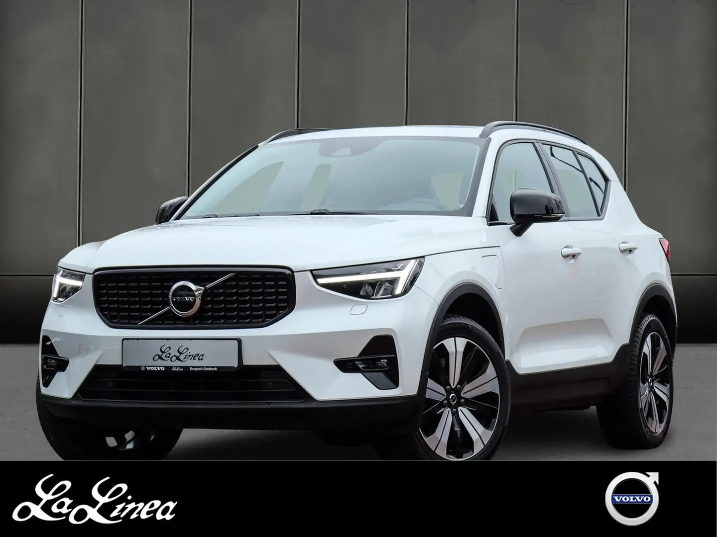 Volvo XC40 T4 Ultimate Dark Recharge Plug-In Hybrid 2WD Weiß - 1