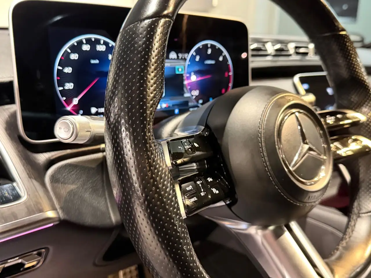 Mercedes-Benz S 350 d AMG Line lang 4Matic / AMG LINE / Pano / 21“ Bild 25