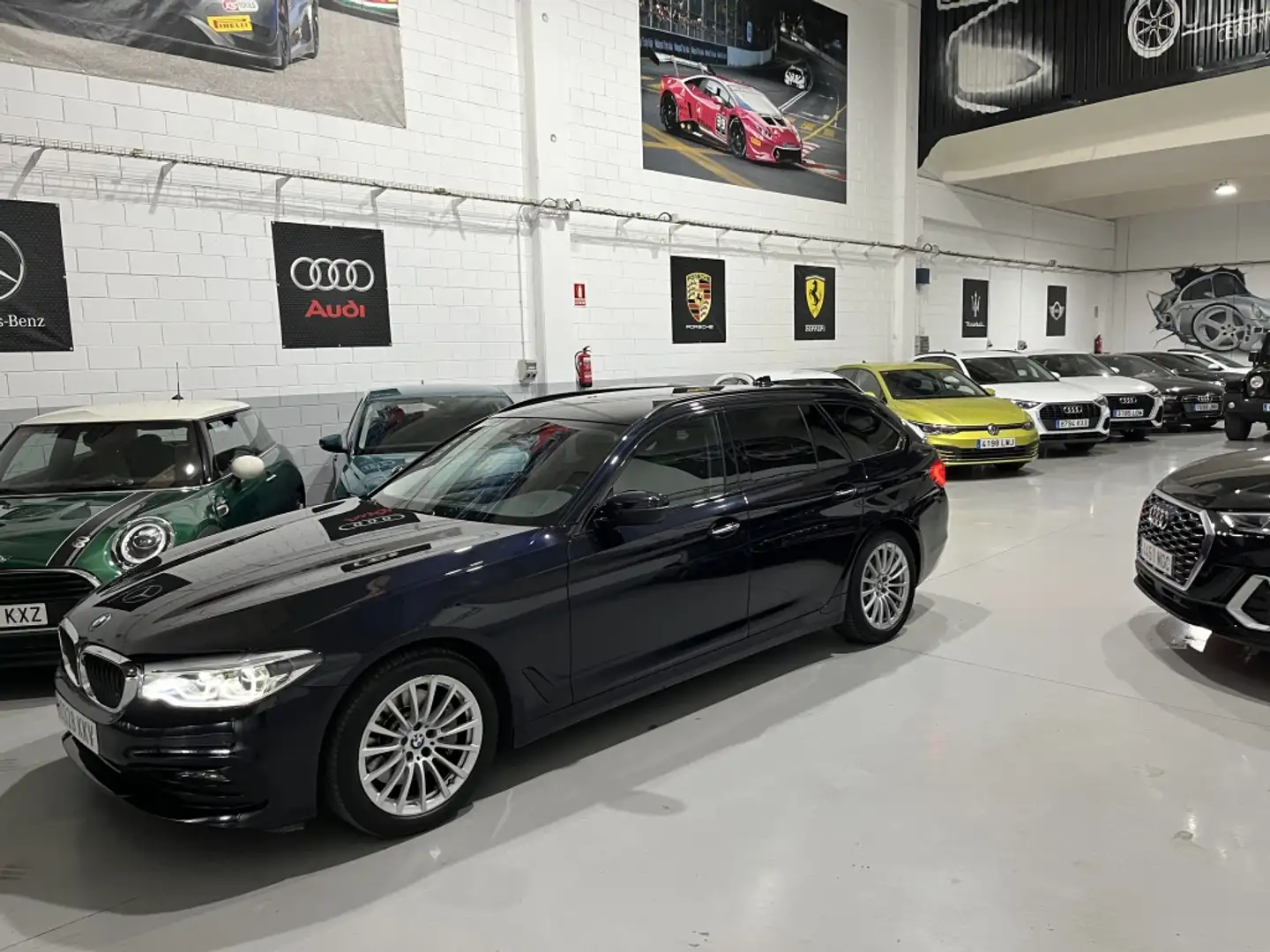 BMW 530 530iA Touring Bleu - 2