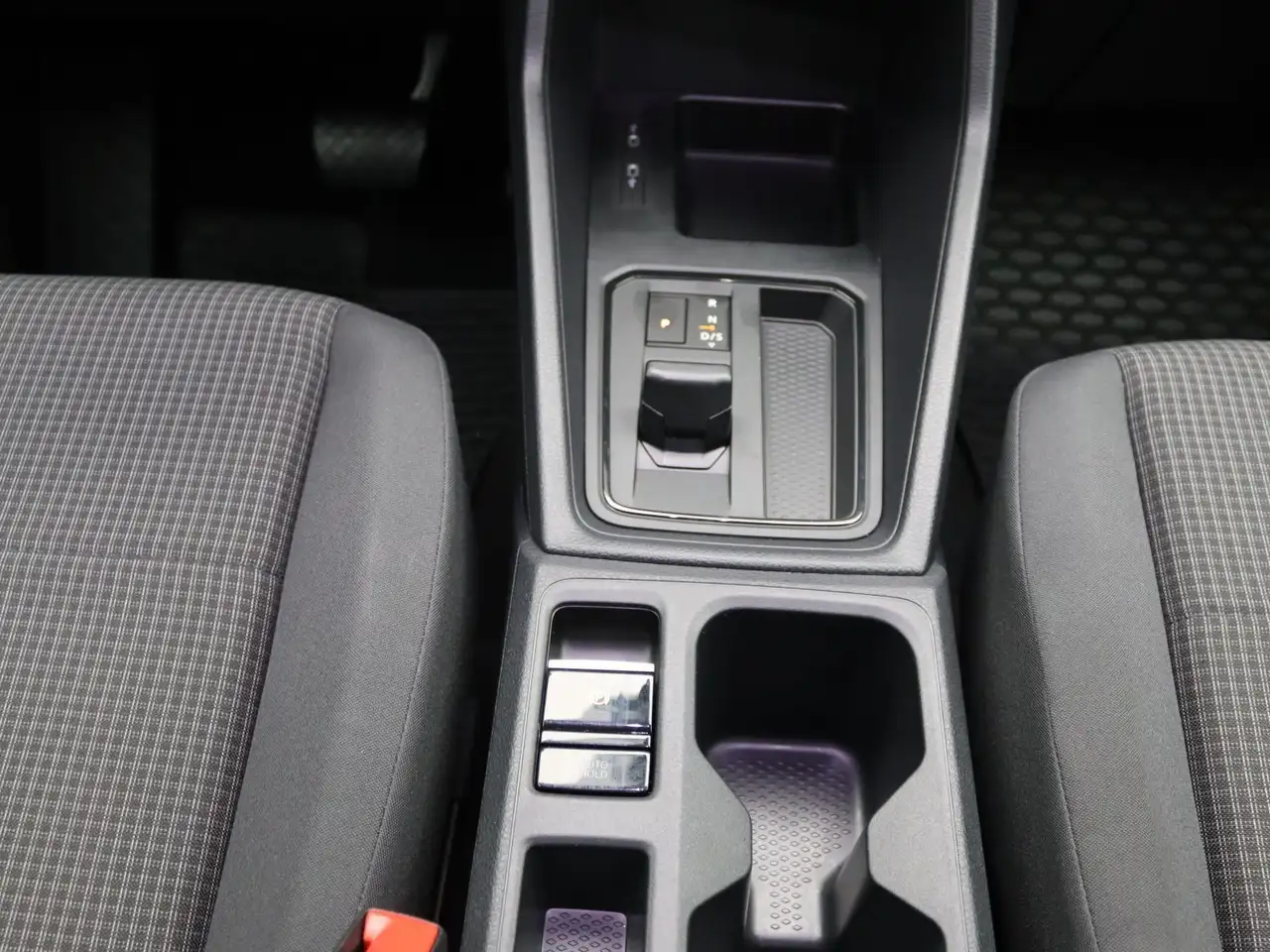 Volkswagen Caddy Kombi DSG / Navi, Bluetooth, SHZ, AHK, ACC 12