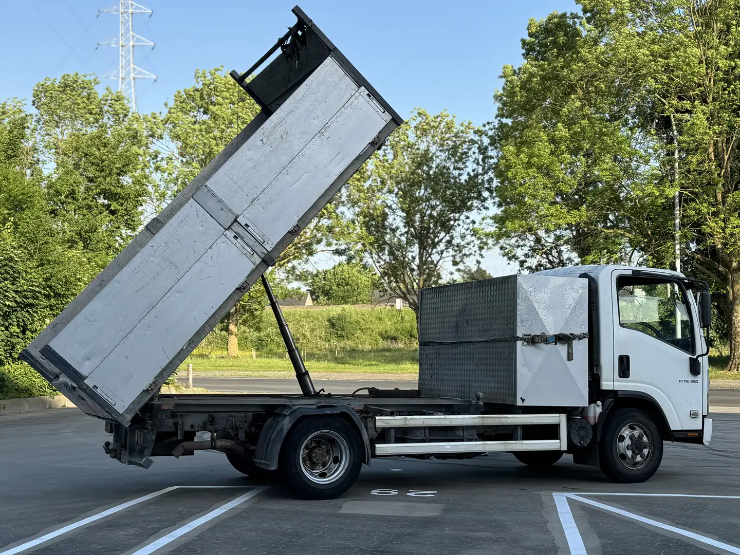 Isuzu NNR LICHTE VRACHT! / AUTOMAAT! / KIPPER! Wit - 1