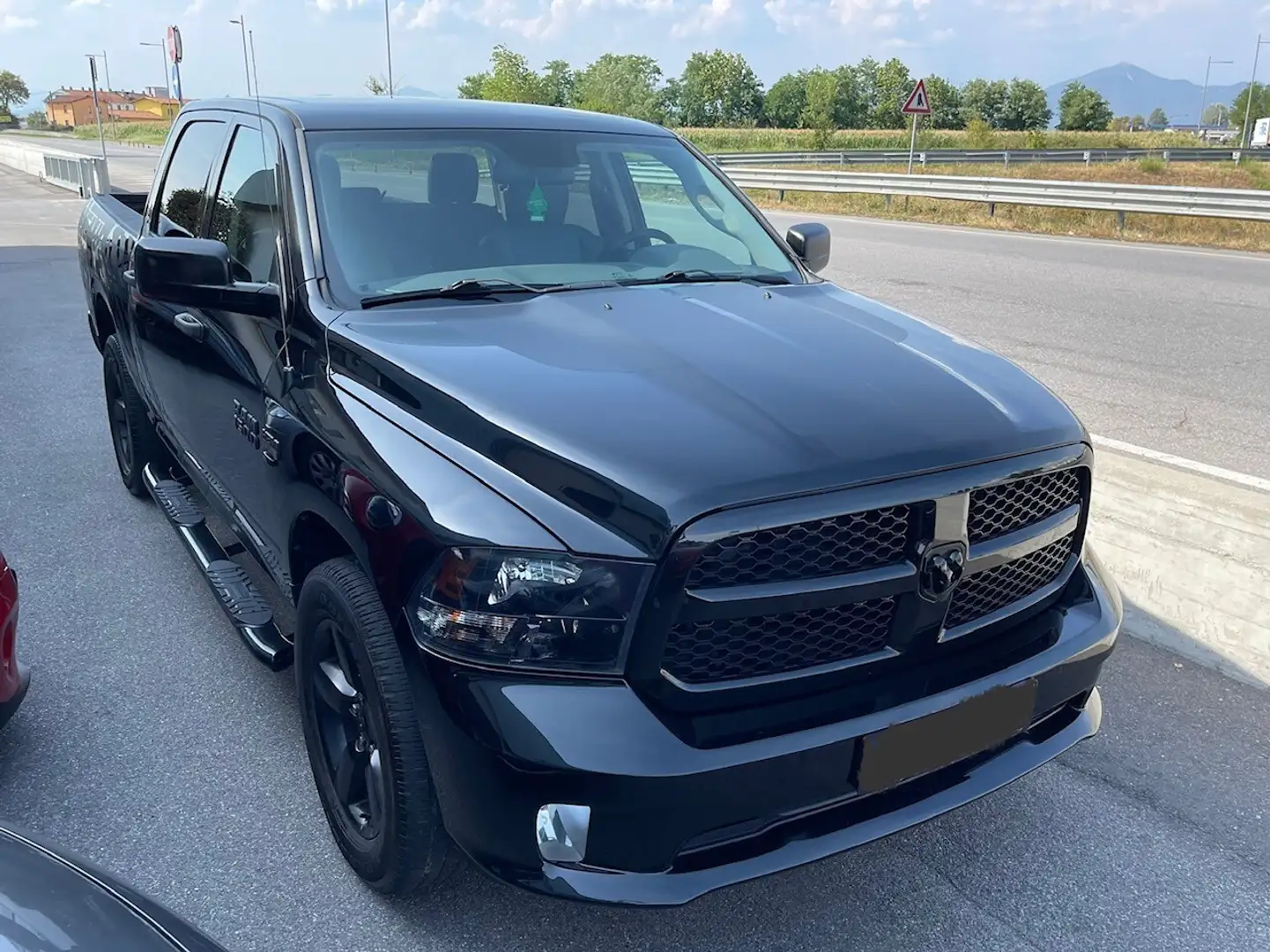 Dodge RAM Dodge RAM 1500 HEMI 5.7 V8 Czarny - 2