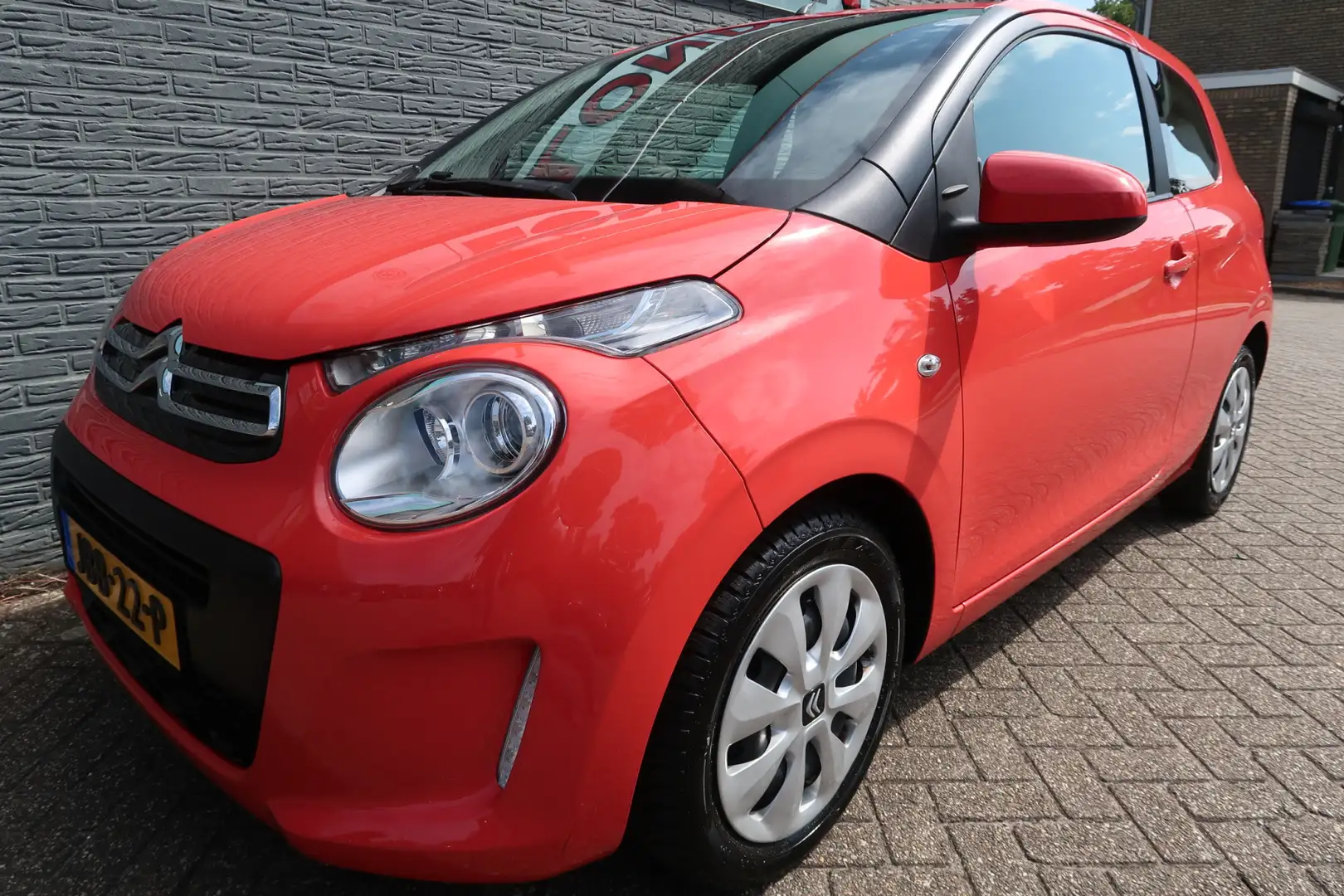 Citroen C1 1.2 PureTech Shine Eerste eigenaar Nieuwe distribu Rood - 1