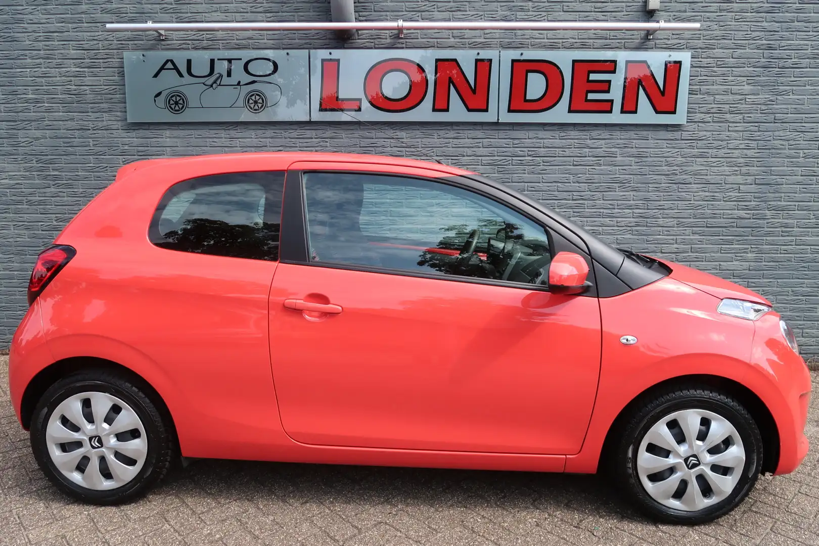 Citroen C1 1.2 PureTech Shine Eerste eigenaar Nieuwe distribu Rood - 2