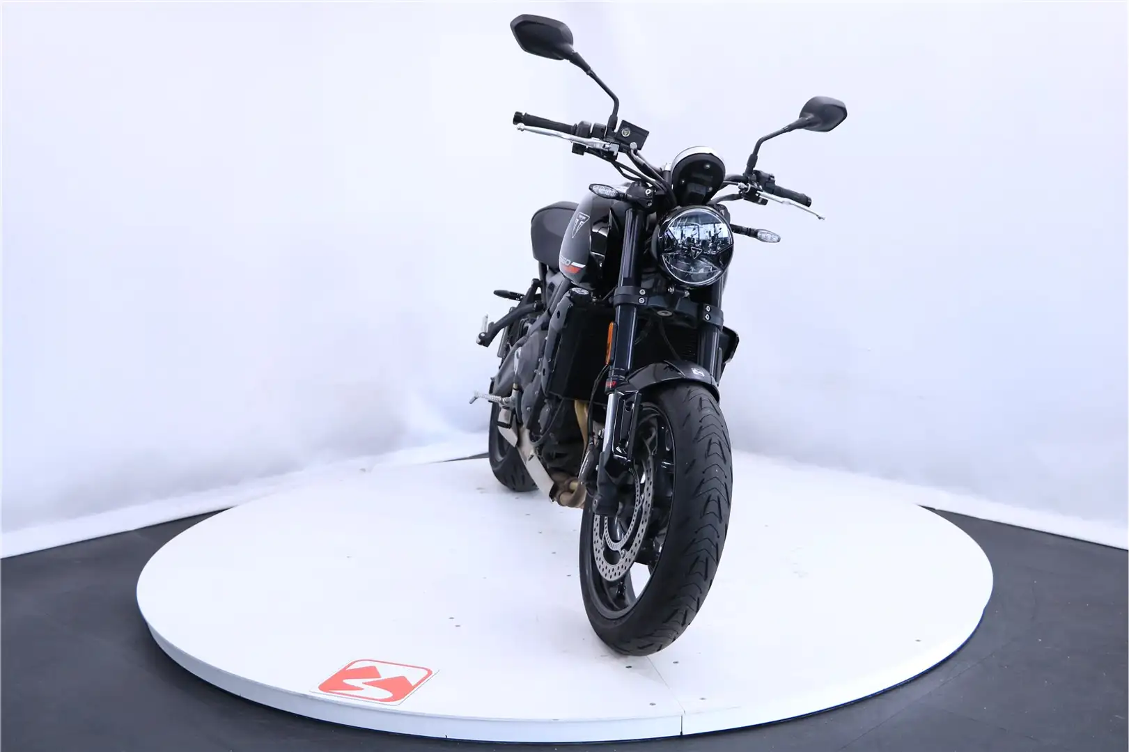 Triumph Trident 660 - 2