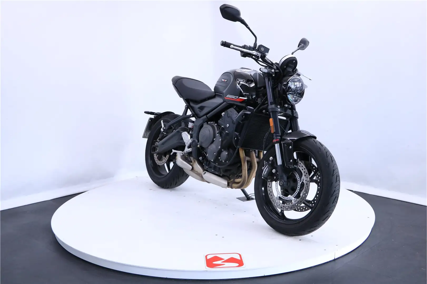 Triumph Trident 660 - 1