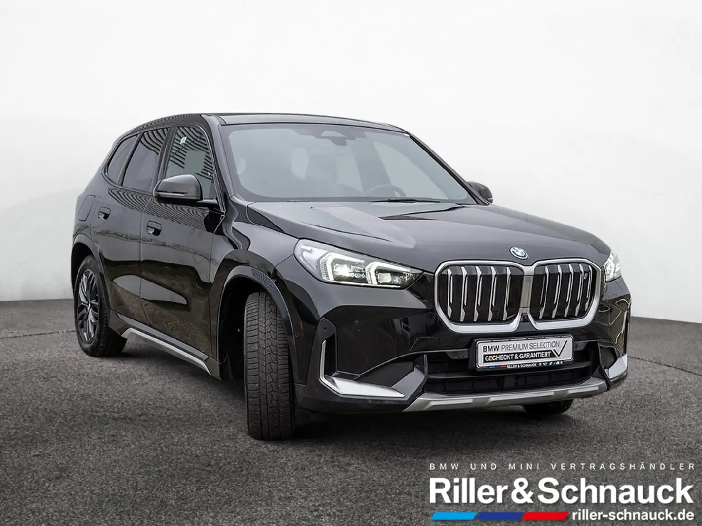 BMW iX1 xDrive 30 X-Line PANO+HUD+360°KAM+AKTIVSI Schwarz - 2