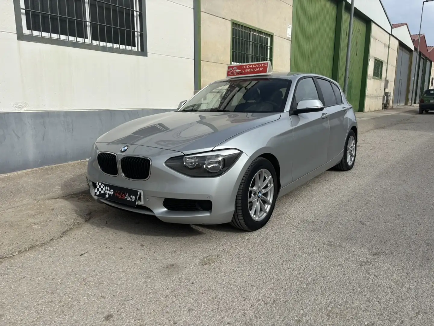 BMW 116 116d Grau - 1