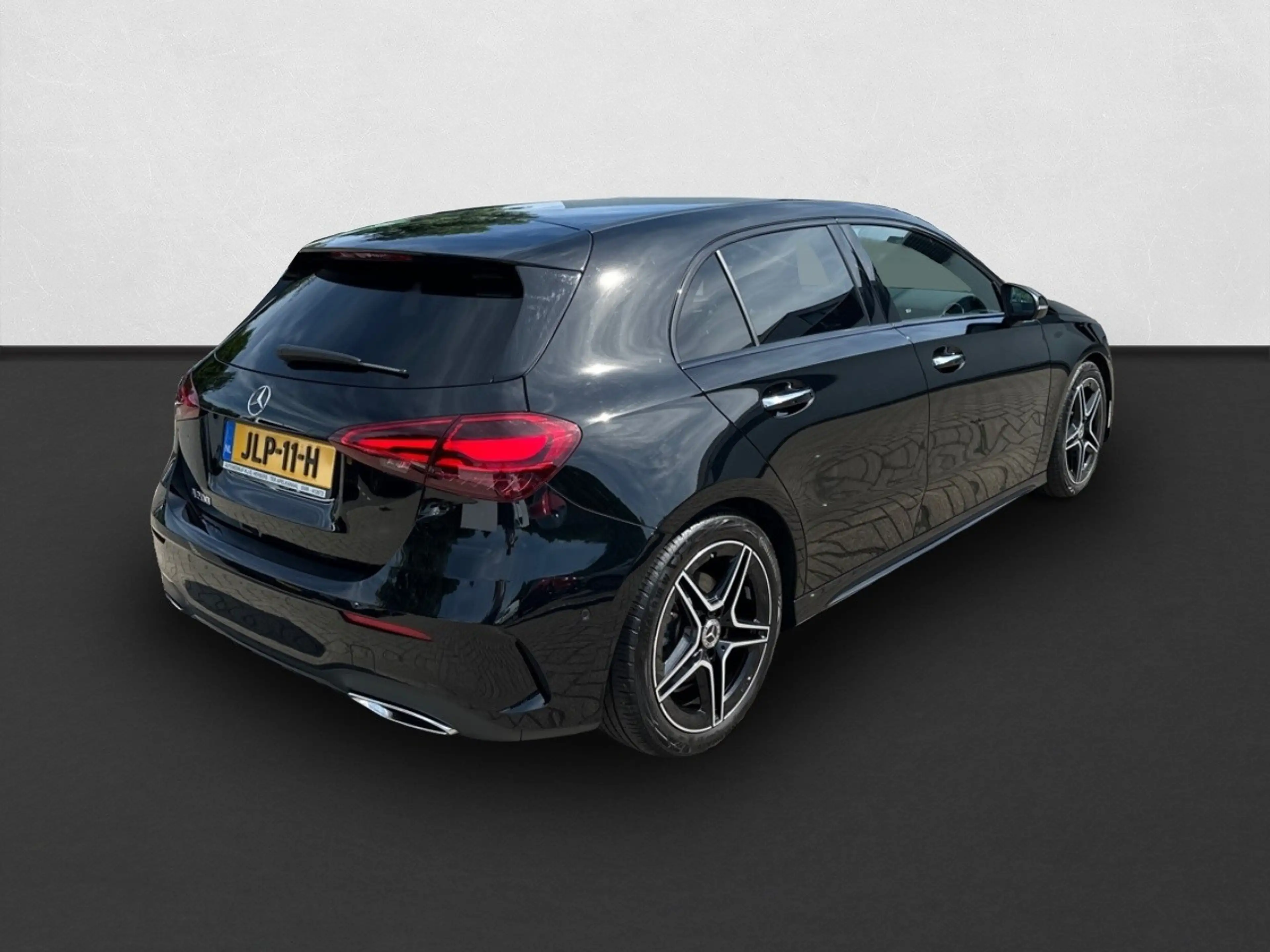 Mercedes-Benz A 200 AMG Line CRUISE ADAPT / CAMERA / STOEL VERW. / SFE — photo 5