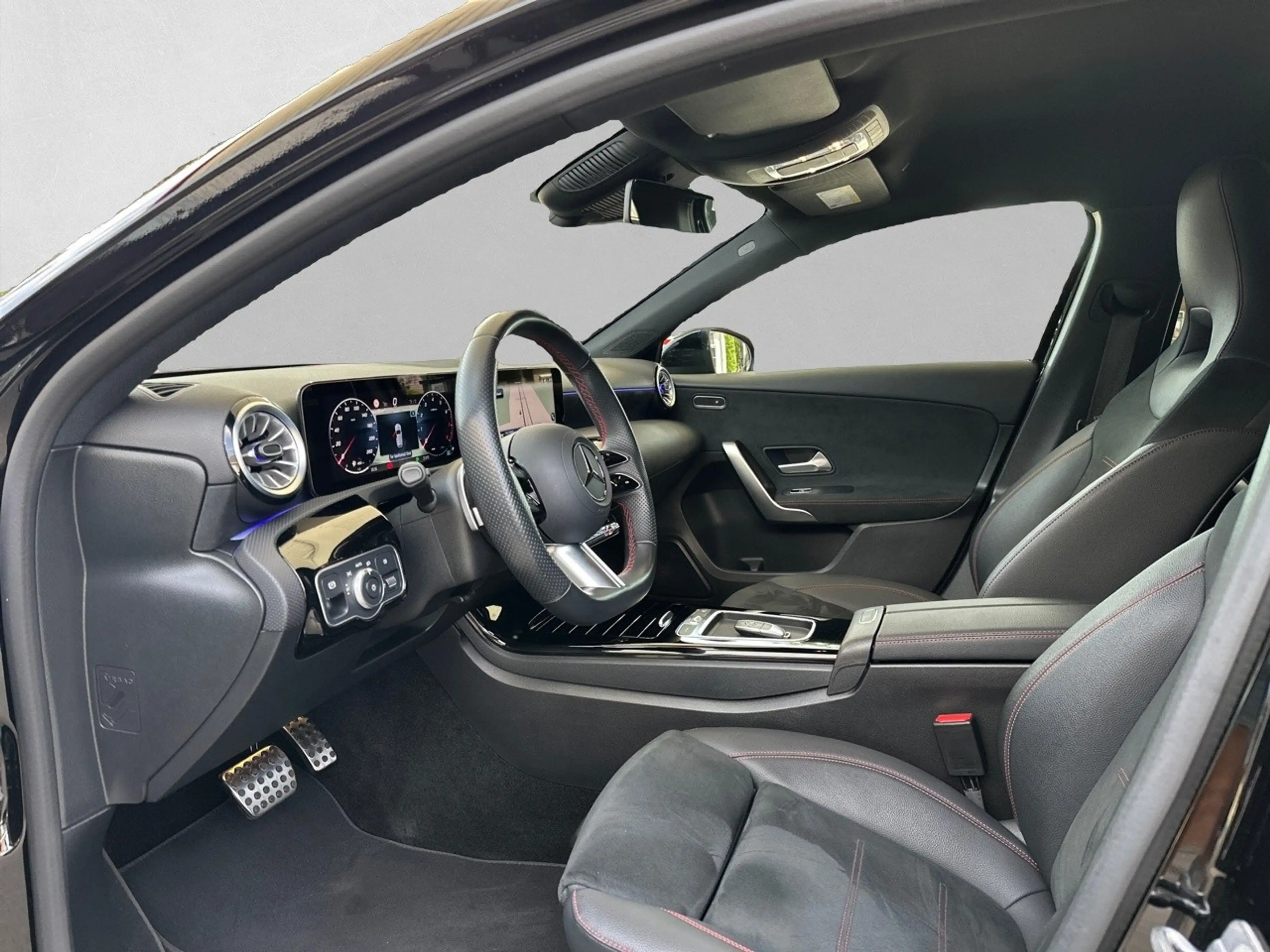 Mercedes-Benz A 200 AMG Line CRUISE ADAPT / CAMERA / STOEL VERW. / SFE — photo 9