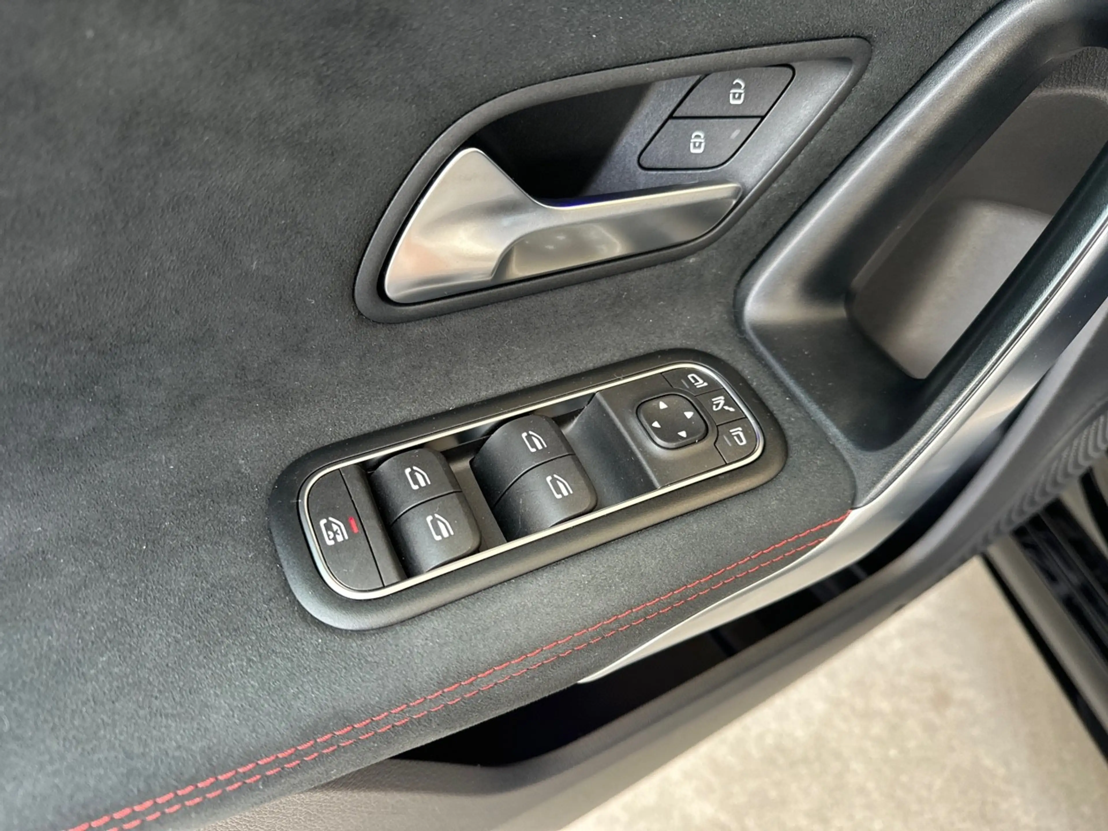 Mercedes-Benz A 200 AMG Line CRUISE ADAPT / CAMERA / STOEL VERW. / SFE — photo 11