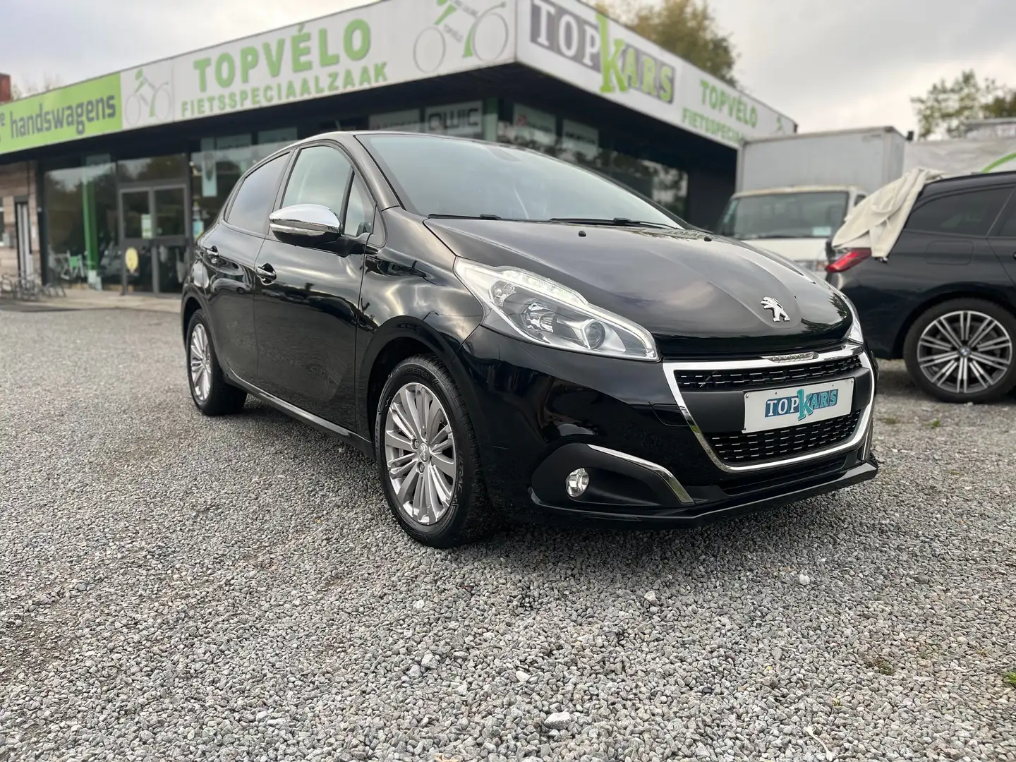 Peugeot 208 208 1.2i PureTech Active Zwart - 1