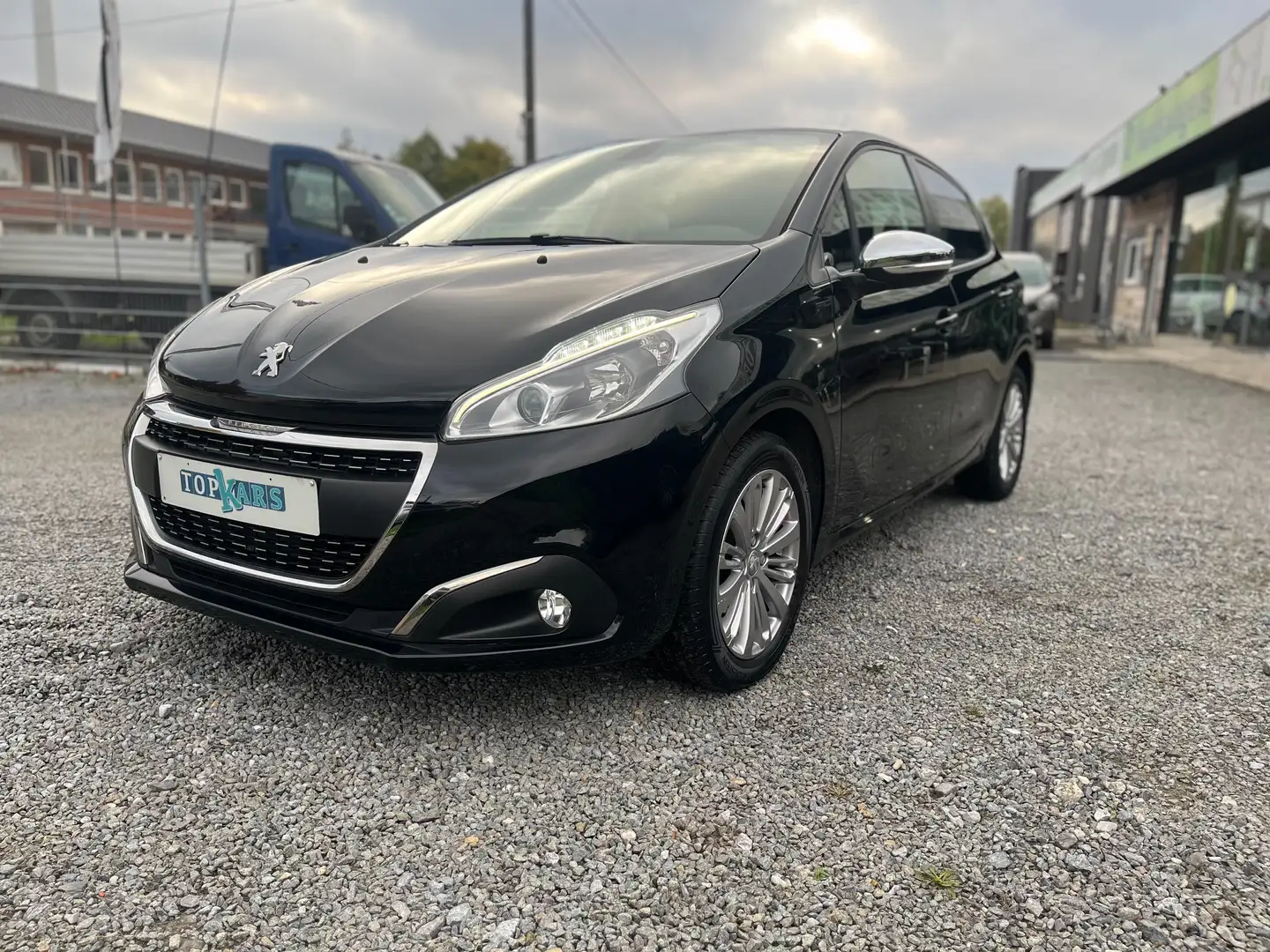 Peugeot 208 208 1.2i PureTech Active Zwart - 2