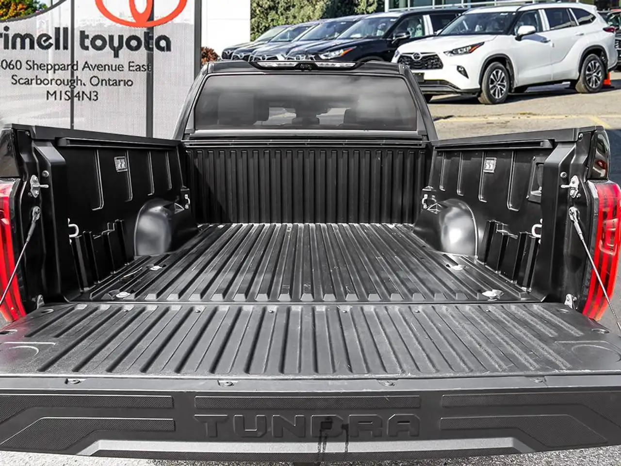 Toyota Tundra снимка Toyota Tundra