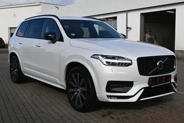 Volvo XC90 view 7