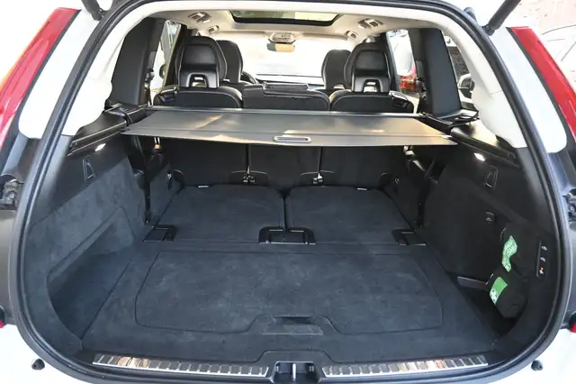 Volvo XC90 view 14