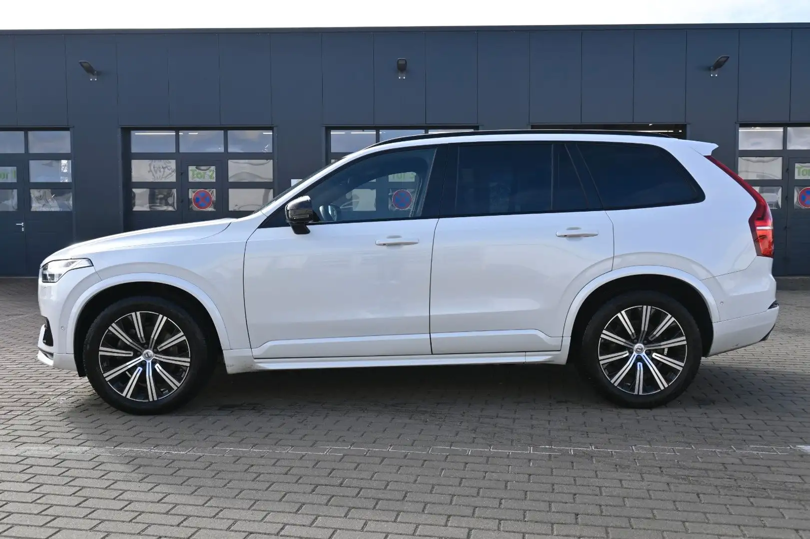 Volvo XC90 B5D AWD Plus Dark*STDHZG*PANO*LUFT*360°*AHK Weiß - 2