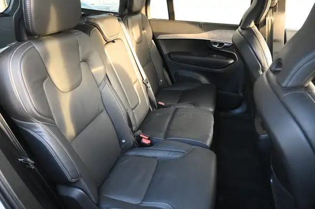 Volvo XC90 view 13