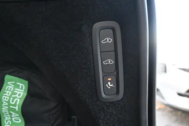 Volvo XC90 view 15