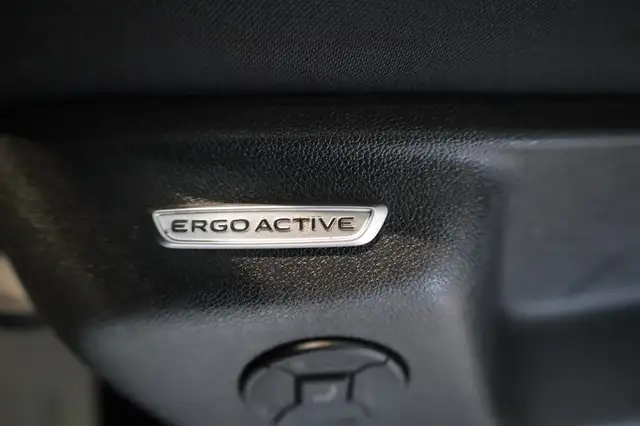 Volkswagen Tiguan view 14