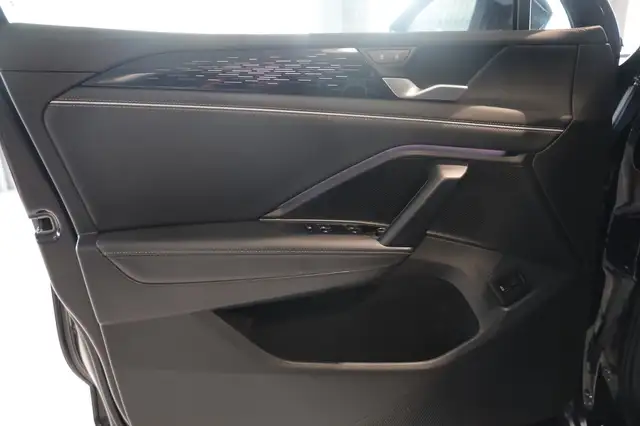 Volkswagen Tiguan view 11