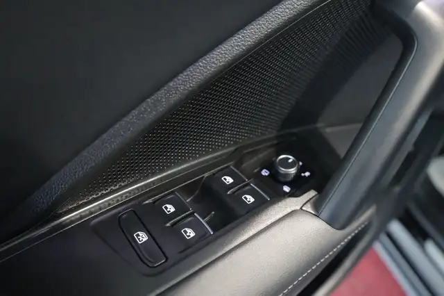 Volkswagen Tiguan view 13