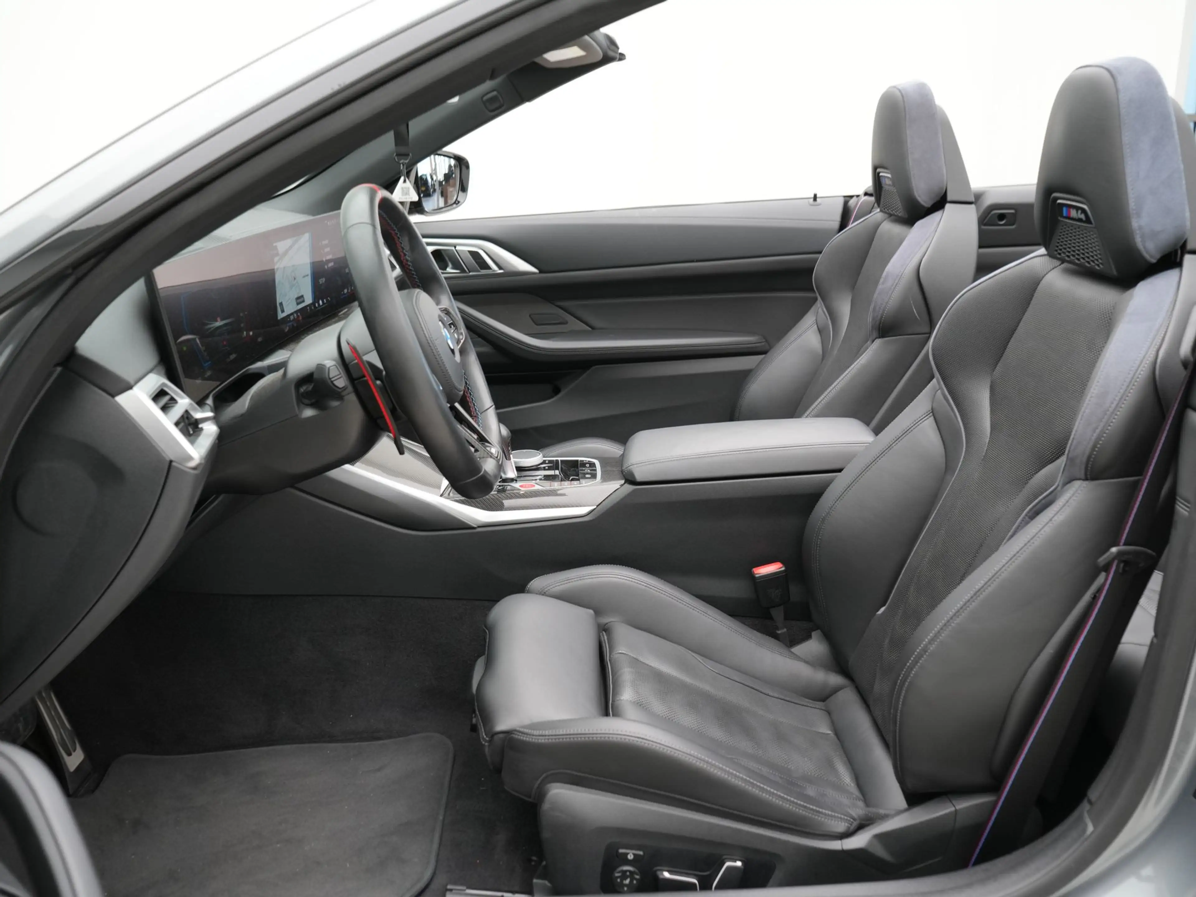 BMW M4 Cabrio xDrive Competition — photo 12
