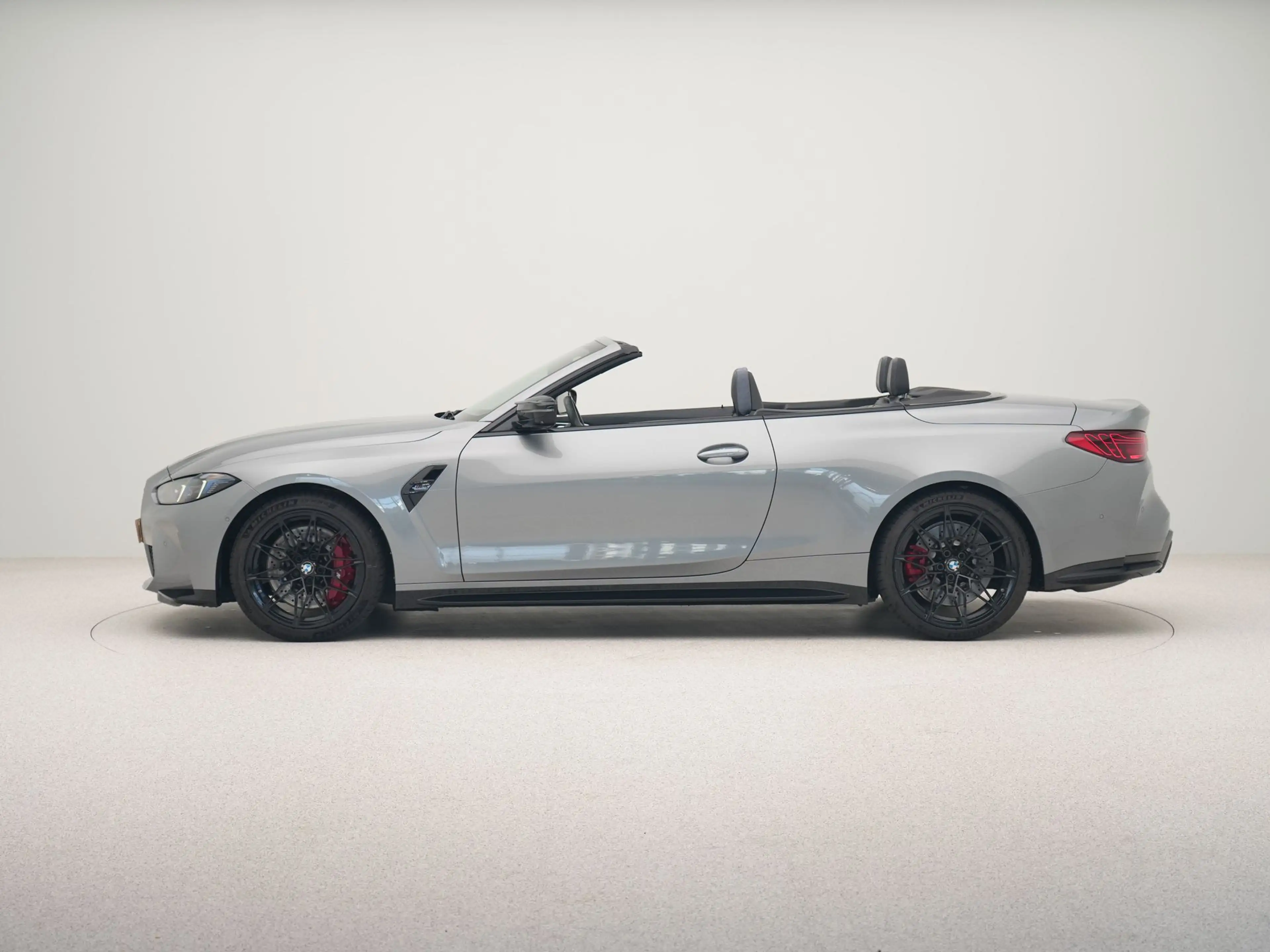 BMW M4 Cabrio xDrive Competition — photo 2