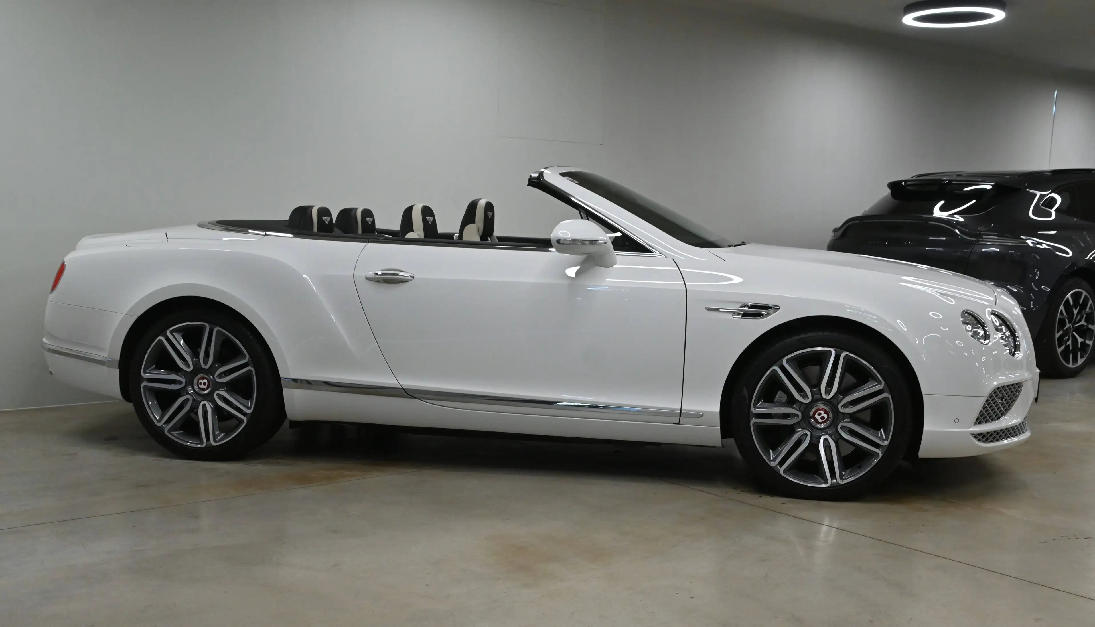 Bentley Continental Continental GT V8 Cabrio — photo 10