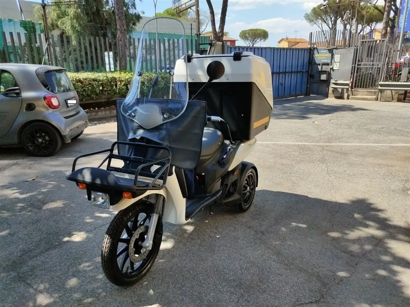 Piaggio ABS  .. White - 1