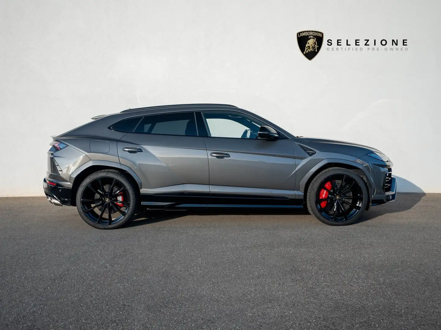 Lamborghini Urus 23" B&O PANO MASSAGE AHK PARK ASSIST BIG CARBON ST Grijs - 2