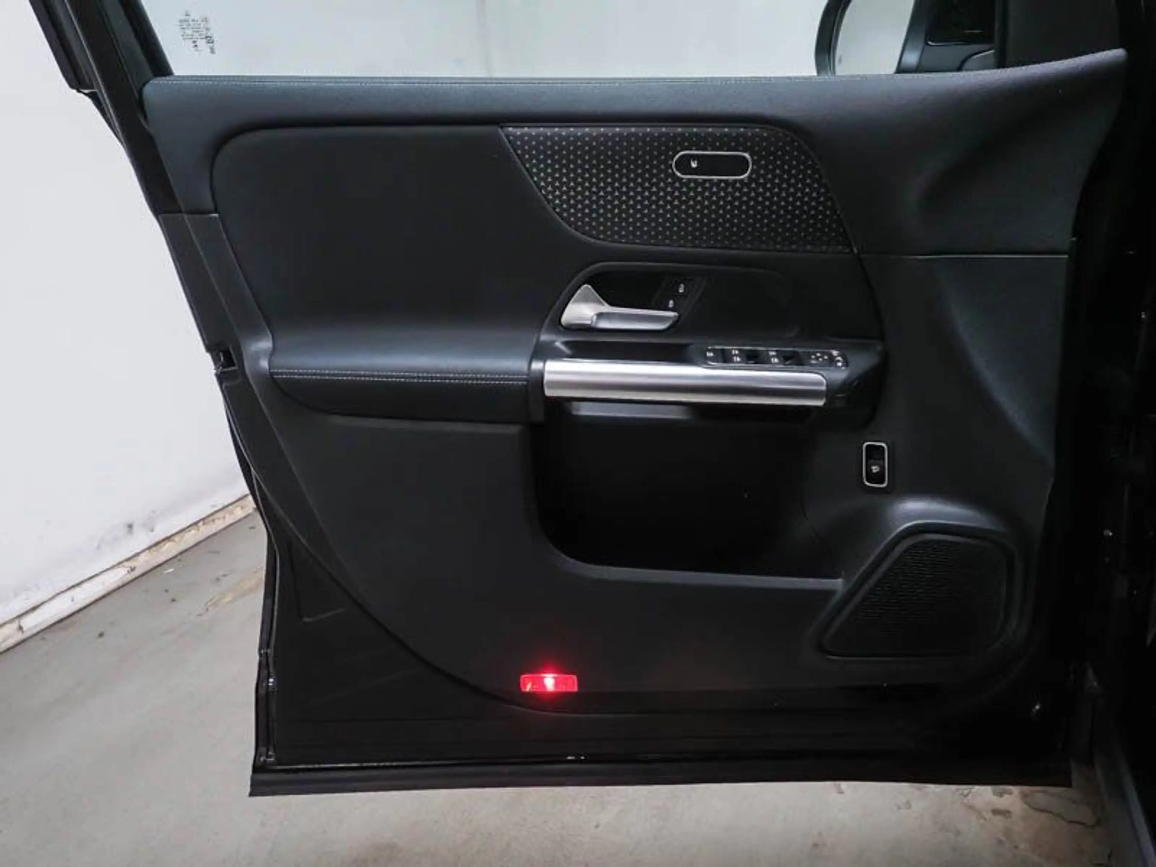Mercedes-Benz GLA 180 Progressive-Adv.-Plus/AHK/360Kamera/LED — photo 8