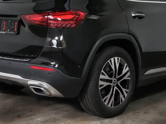 Mercedes-Benz Gla view 4
