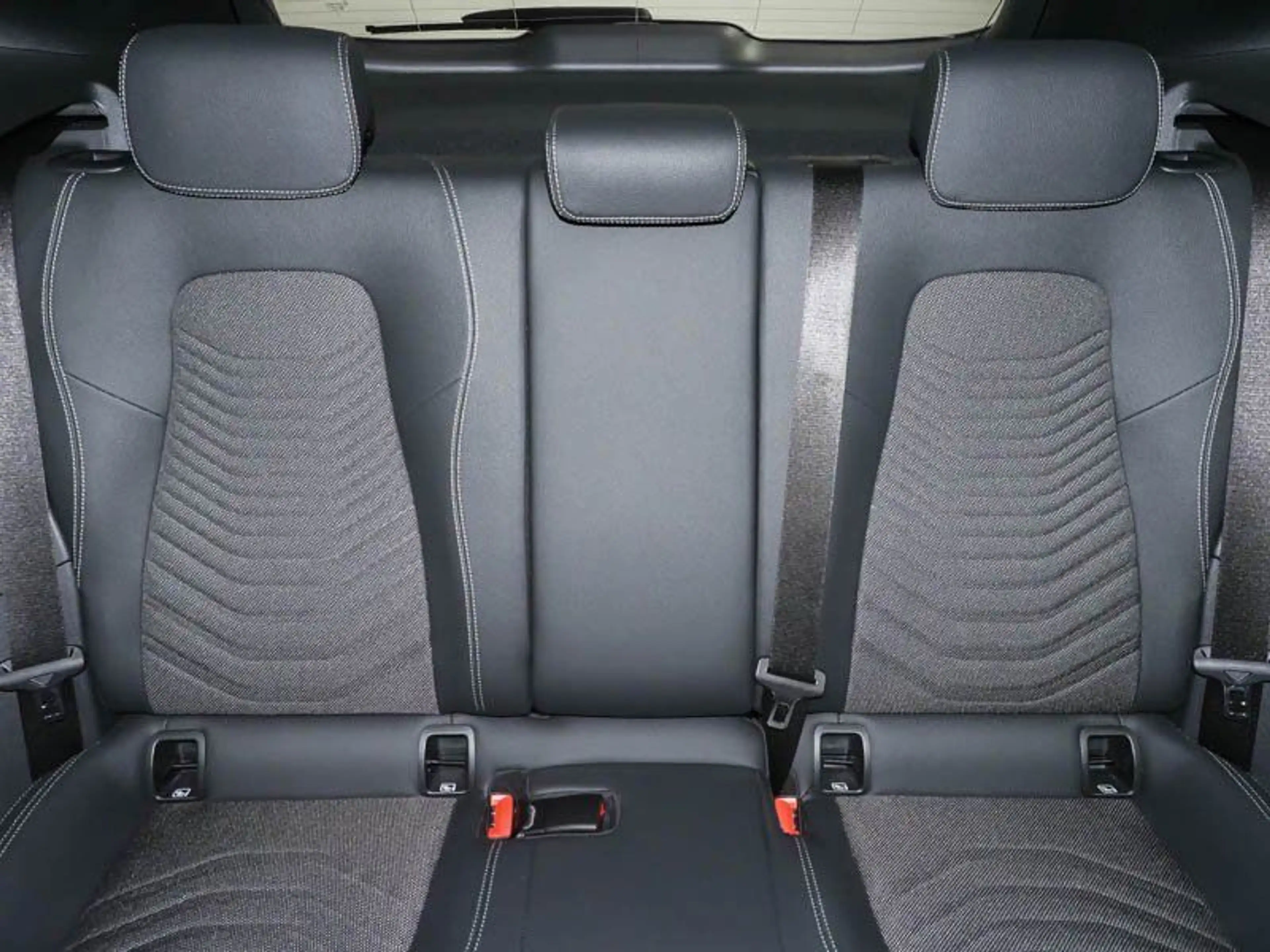 Mercedes-Benz GLA 180 Progressive-Adv.-Plus/AHK/360Kamera/LED — photo 10