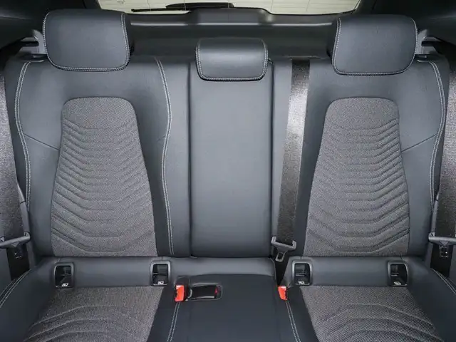 Mercedes-Benz Gla view 10