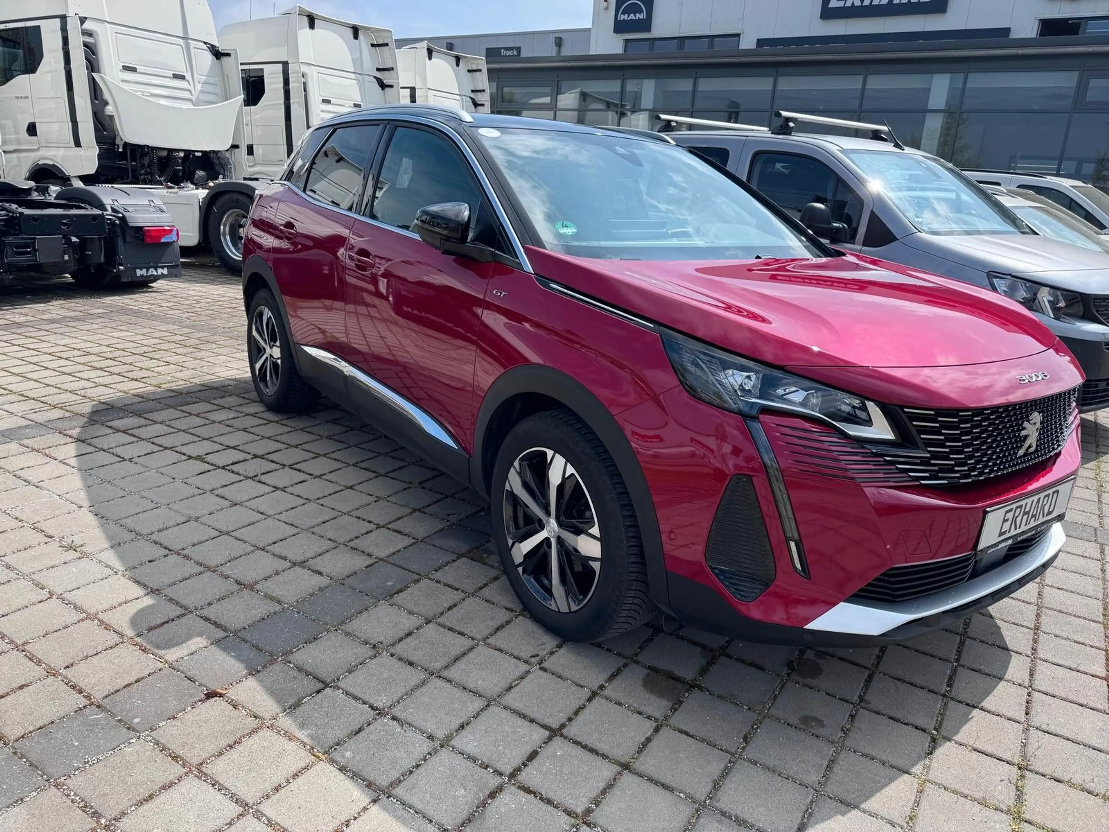 Peugeot 3008 GT 130 EAT8 + Kamera + Navi + SHZ + AHK