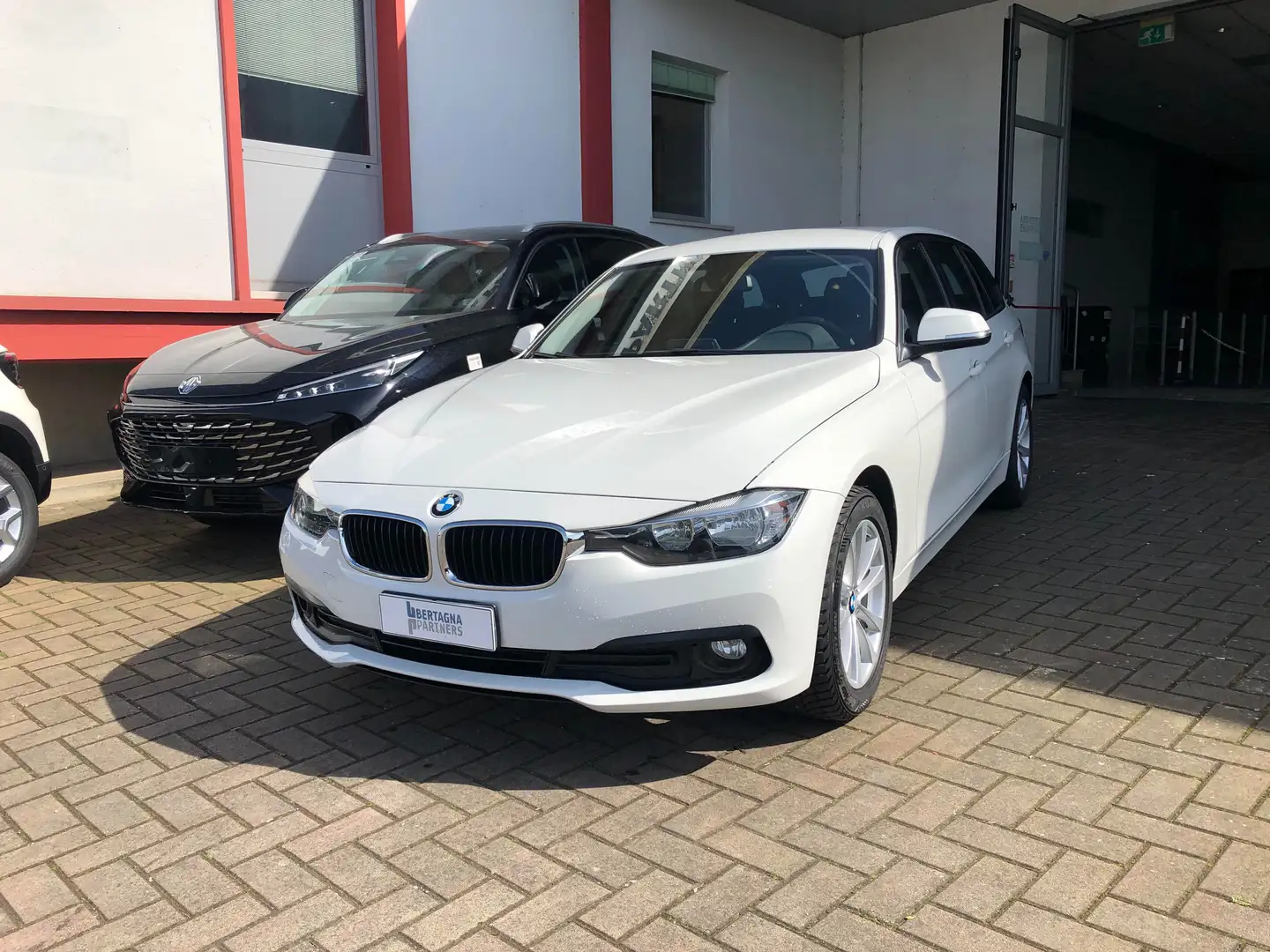 BMW 320 320d Touring xdrive Bianco - 1