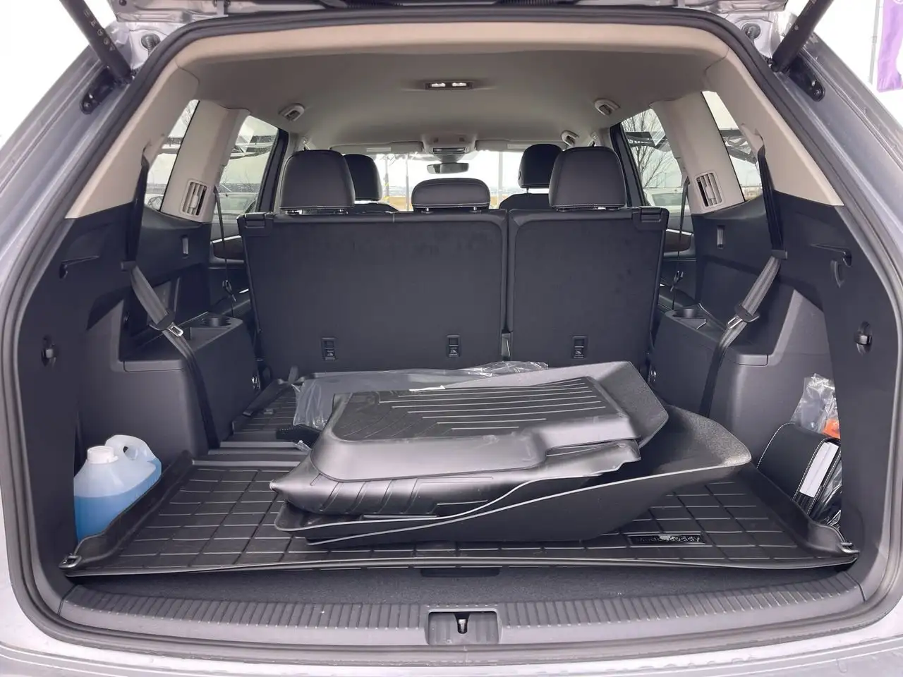 Volkswagen Atlas снимка Volkswagen Atlas