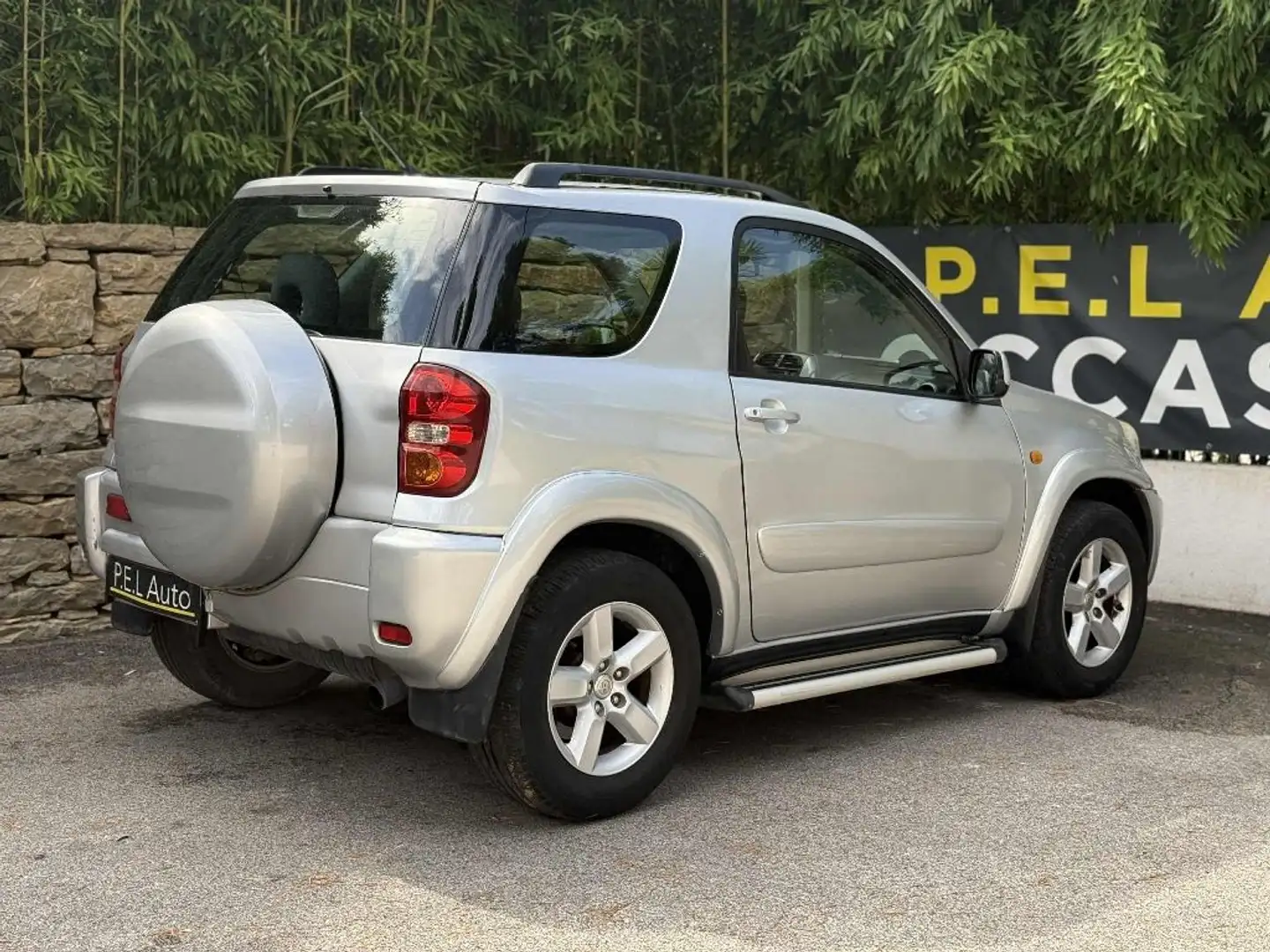 Toyota RAV 4 115 D-4D GX Gris - 2