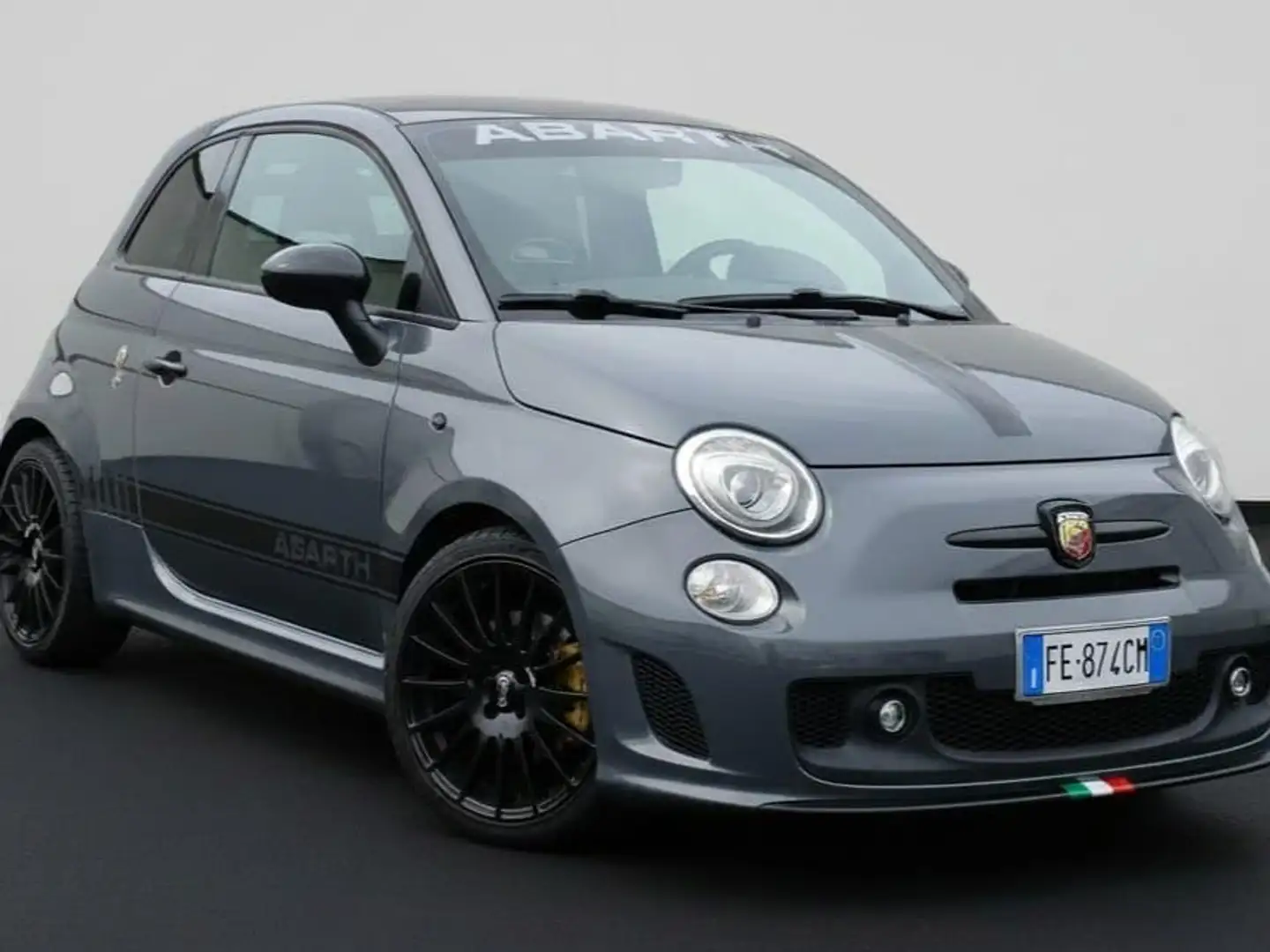 Abarth 595 1.4 16v t. t-jet 140cv (Terminale Akaprovic) Gris - 2