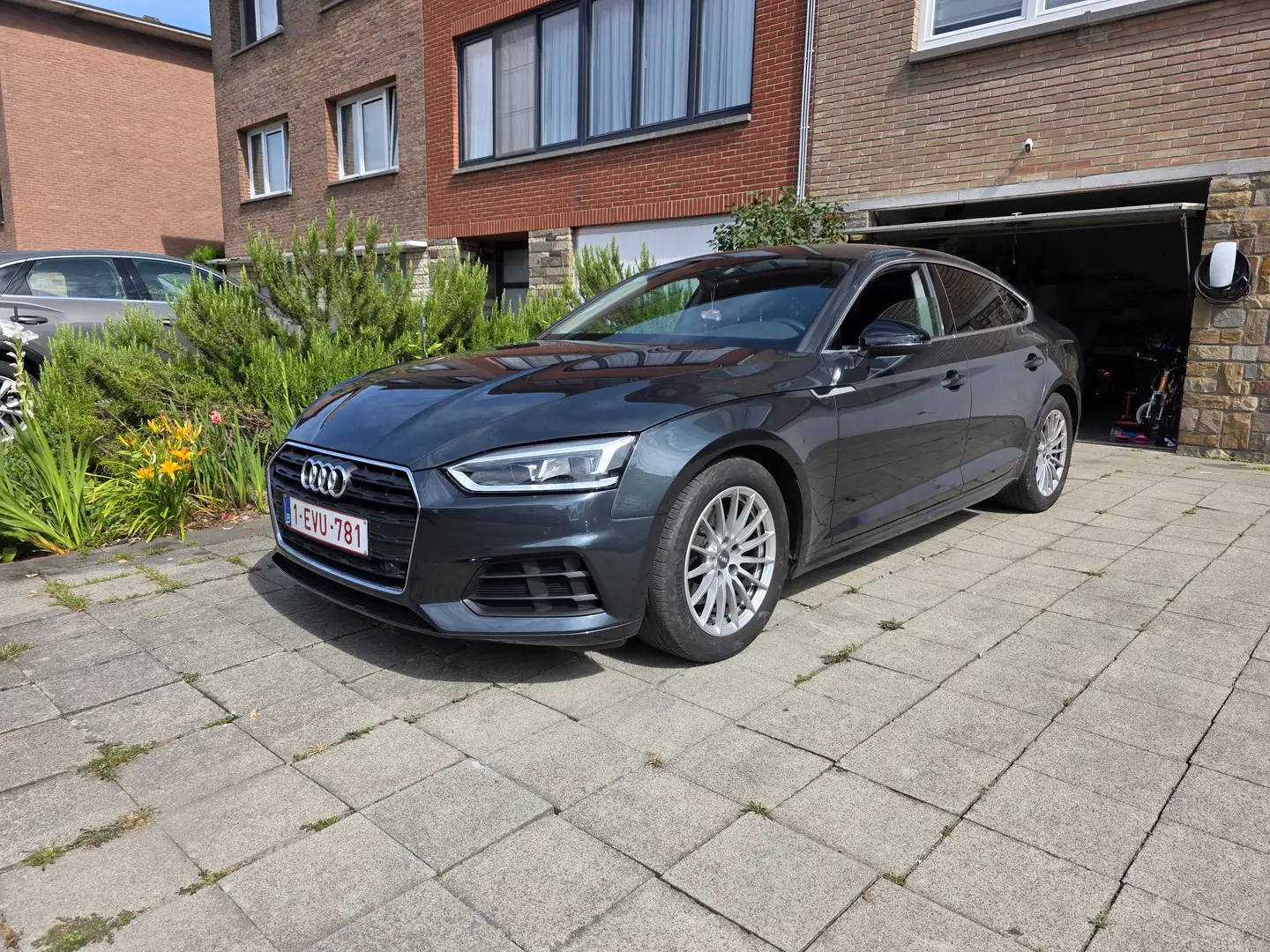 Audi A5 A5 Sportback 2.0 TDi Design S tronic Grijs - 1