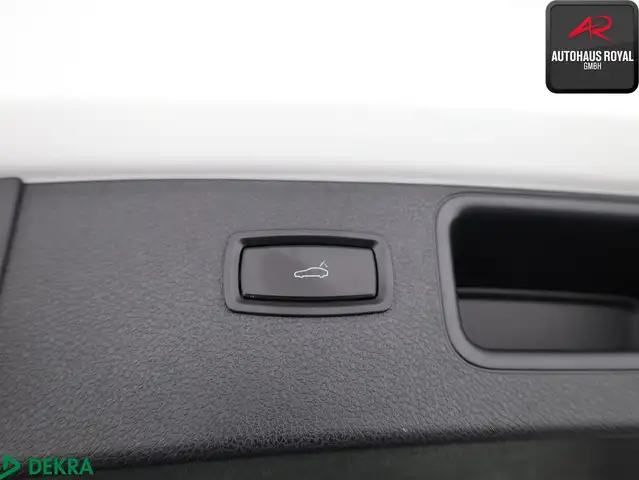 Porsche Macan view 28