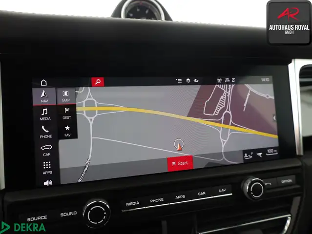Porsche Macan view 20